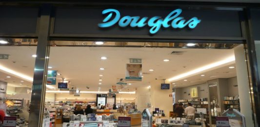 La perfumería Douglas cerrará 60 tiendas en España