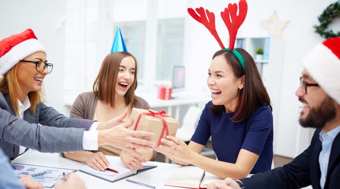 ¿Qué prefieren los empleados de Gratificación por Navidad en la empresa?