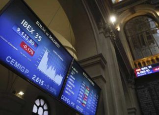 IBEX 35 sube el 0,44 % durante el mediodía ibex 35