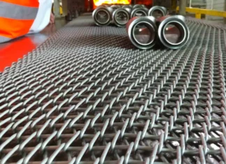 Por qué las cintas transportadoras metálicas son esenciales para fábricas pymes ventajas de cintas transportadoras metálicas