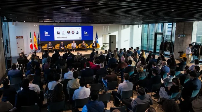 IE University reúne a Diego García del Río y al senador Néstor Camarillo