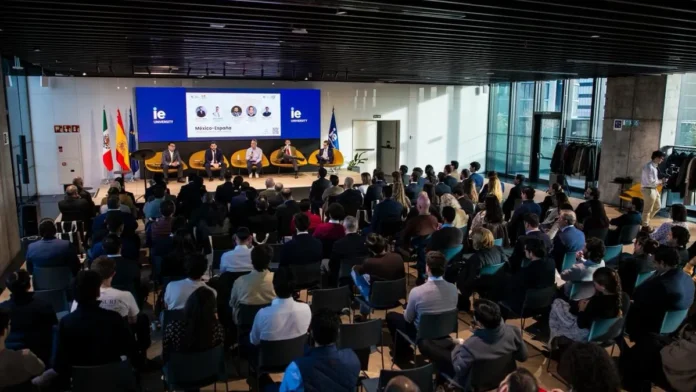 IE University reúne a Diego García del Río y al senador Néstor Camarillo