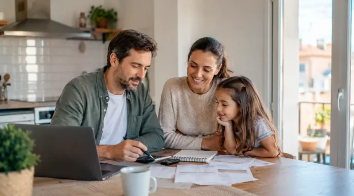 Credizoom explica cómo la evaluación de salud financiera aporta tranquilidad a las familias españolas Evaluación de salud financiera