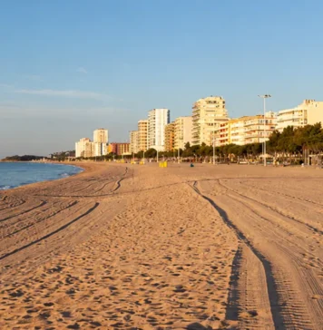 Platja d’Aro recupera la continuidad peatonal de su frente marítimo con una nueva pasarela sobre el Ridaura, adjudicada a Copisa pasarela sobre el Ridaura en Platja d'Aro