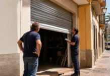 Mantenimiento de persianas en locales de Málaga en pleno verano: cómo evitar cierres, retrasos y averías caras qué revisar si la persiana de un local falla en verano en Málaga