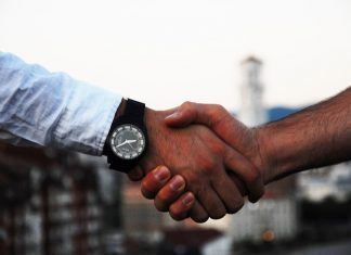 Motiva a tu empleado y lograrás que tenga más confianza en su trabajo.